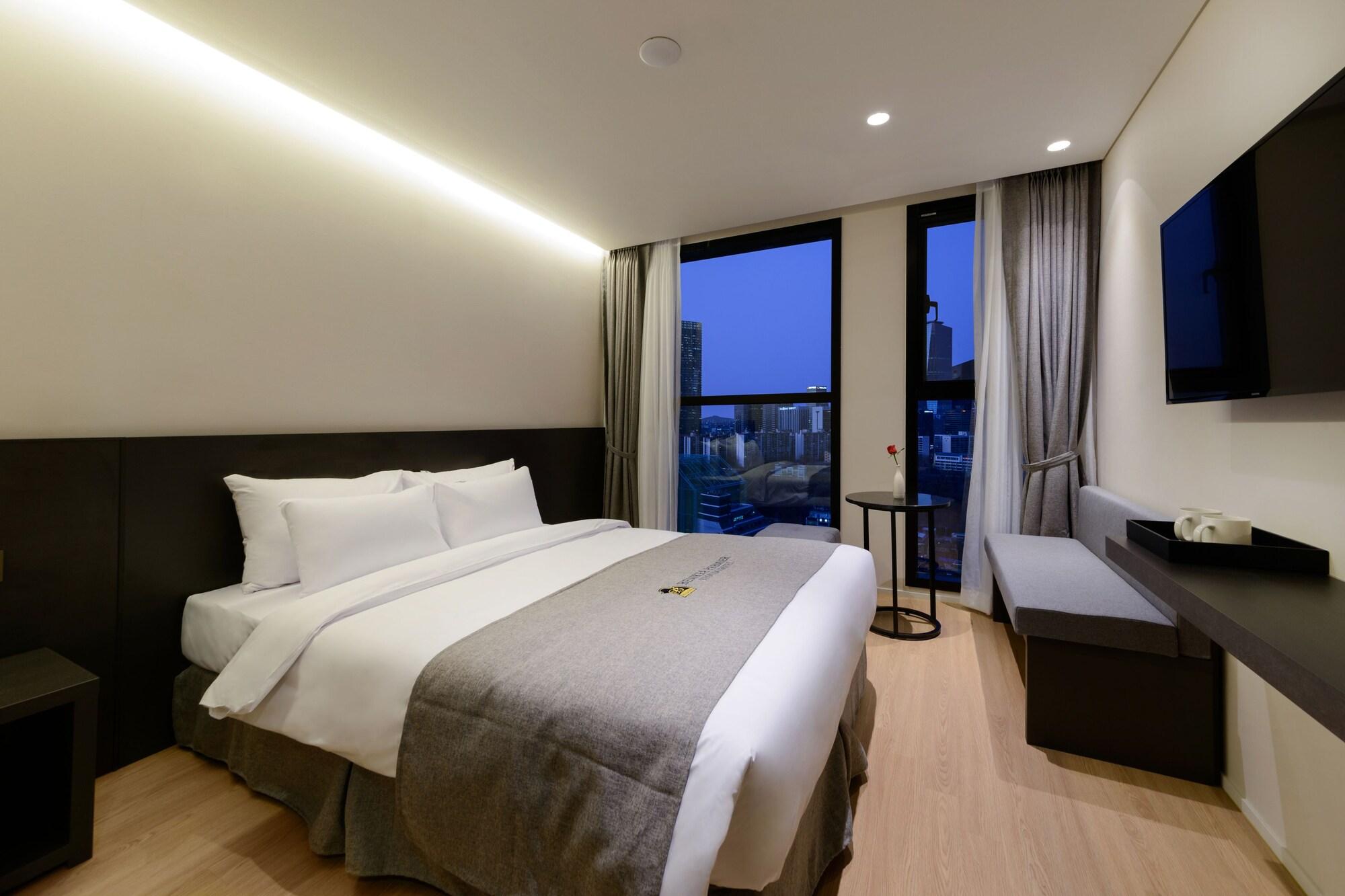 Benikea Premier Hotel Yeouido Seoul Exterior photo